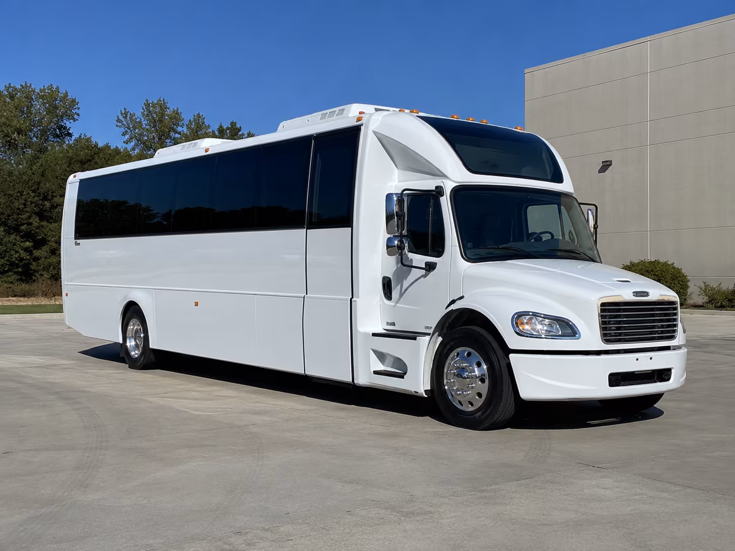 pasadena 28 passenger party bus