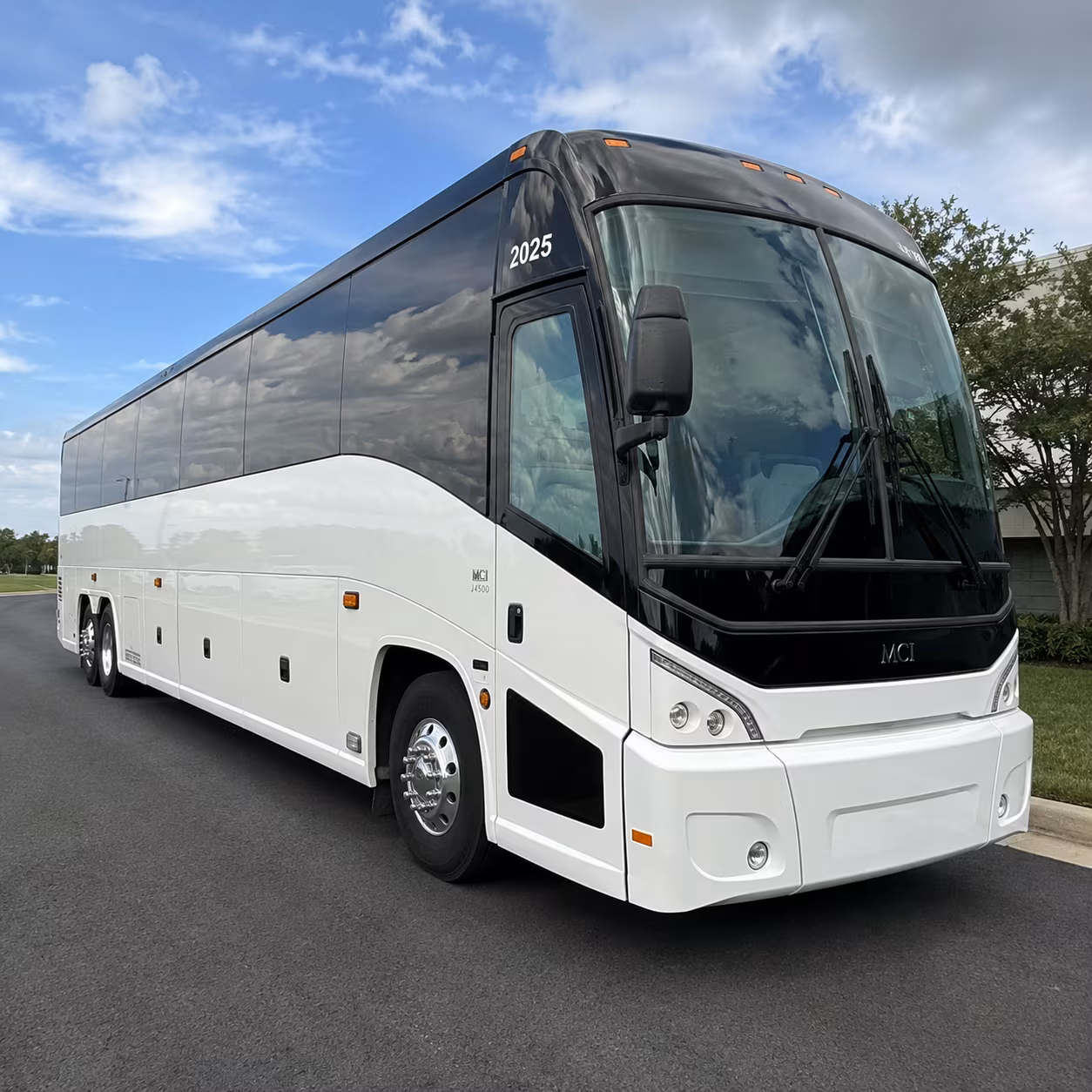 san jacinto college and corporate training shuttle buses